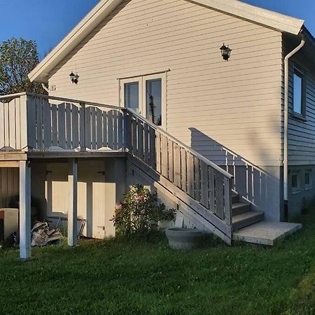 Hus Sentralt I Lofoten Apartman Leknes Kültér fotó