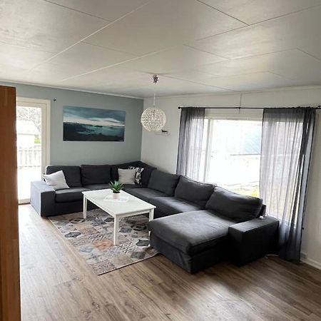 Hus Sentralt I Lofoten Apartman Leknes Kültér fotó