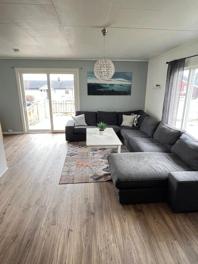 Hus Sentralt I Lofoten Apartman Leknes Kültér fotó